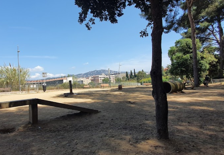 Parc per a gossos Carrer de Santiago de Cuba