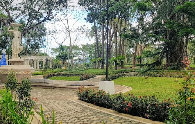 Doña Leonila Urban Park