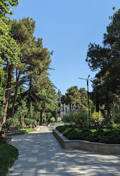 Park with a fountain in Gldani