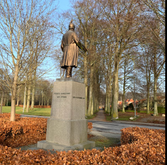 Statue af Kong Frederik den Syvende
