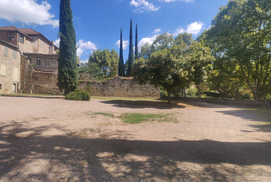 Parc de Église catholique Notre-Dame-du-Puy à Figeac